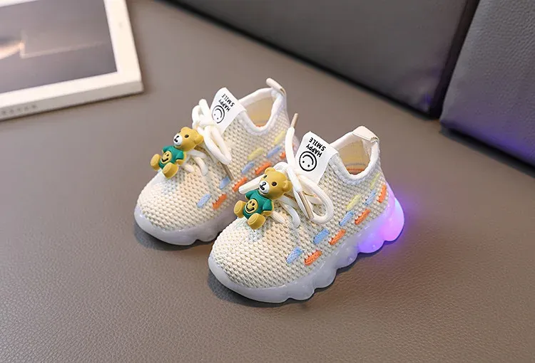 Kids Luminous LED Sneakers for Girls - Fashionable Flashing Casual Sports Shoes for Toddlers, Spring/Autumn Wear showcase 7