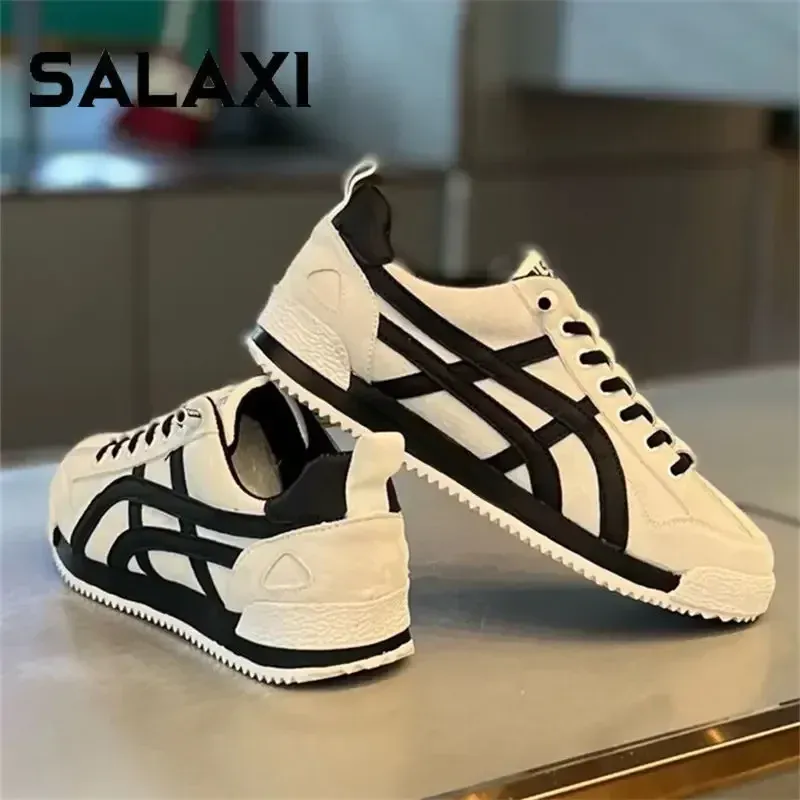 Men's White Canvas Slip-On Sneakers - Breathable Korean Style Casual Walking Flats for Couples, Comfortable Outdoor Shoes thumbnail 2
