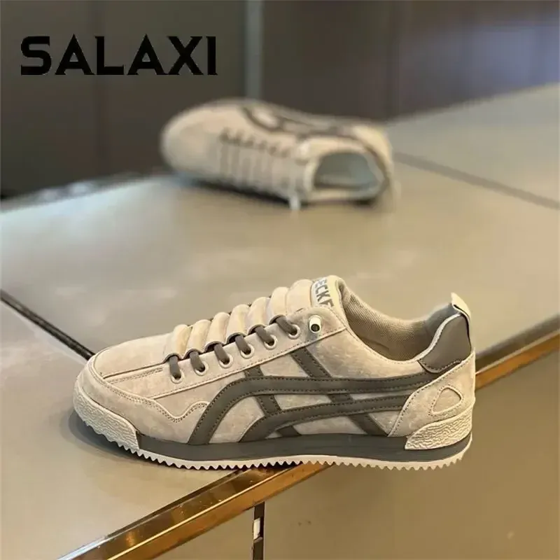 Men's White Canvas Slip-On Sneakers - Breathable Korean Style Casual Walking Flats for Couples, Comfortable Outdoor Shoes thumbnail 4