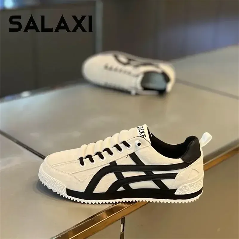 Men's White Canvas Slip-On Sneakers - Breathable Korean Style Casual Walking Flats for Couples, Comfortable Outdoor Shoes thumbnail 3