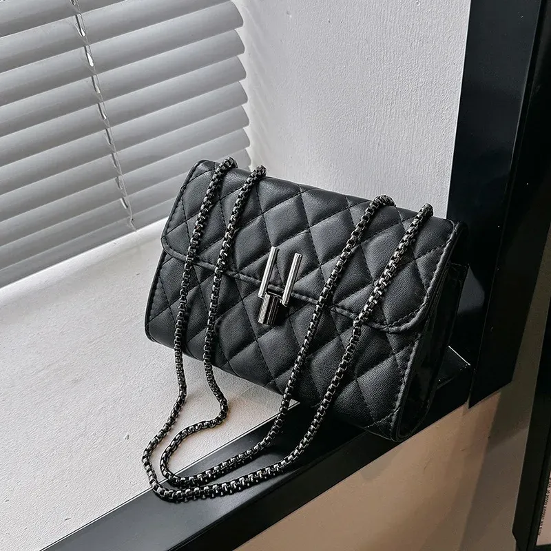 Luxury Designer Leather Shoulder Bag for Women - Chic Chain Crossbody Handbag & Versatile Messenger Clutch thumbnail 5