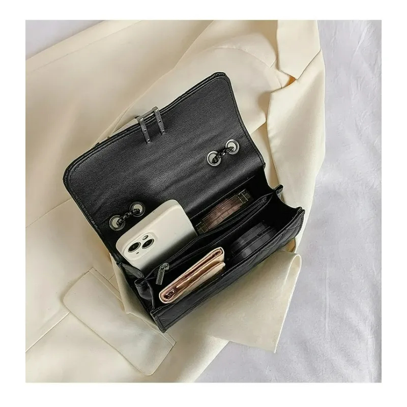 Luxury Designer Leather Shoulder Bag for Women - Chic Chain Crossbody Handbag & Versatile Messenger Clutch showcase 5