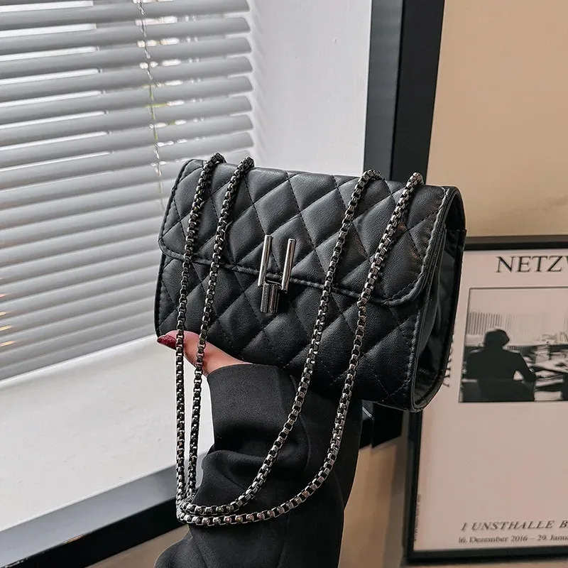 Luxury Designer Leather Shoulder Bag for Women - Chic Chain Crossbody Handbag & Versatile Messenger Clutch thumbnail 4