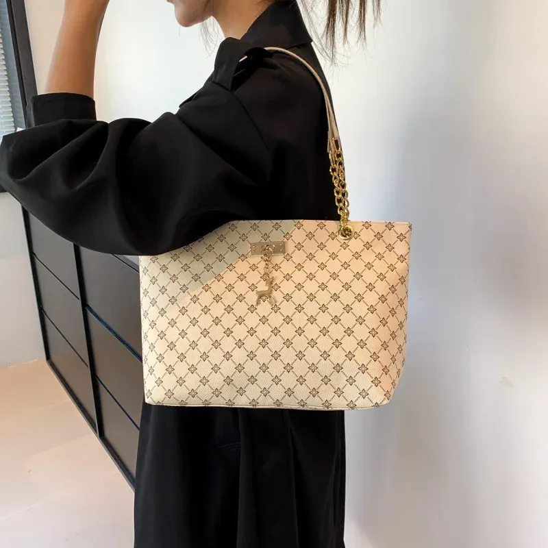 Luxury Handbag Texture Soft Leather Large Capacity Tote Bag for Women, Versatile Shoulder Bag with Hanging Accessories, Stylish Everyday Carryall thumbnail 4