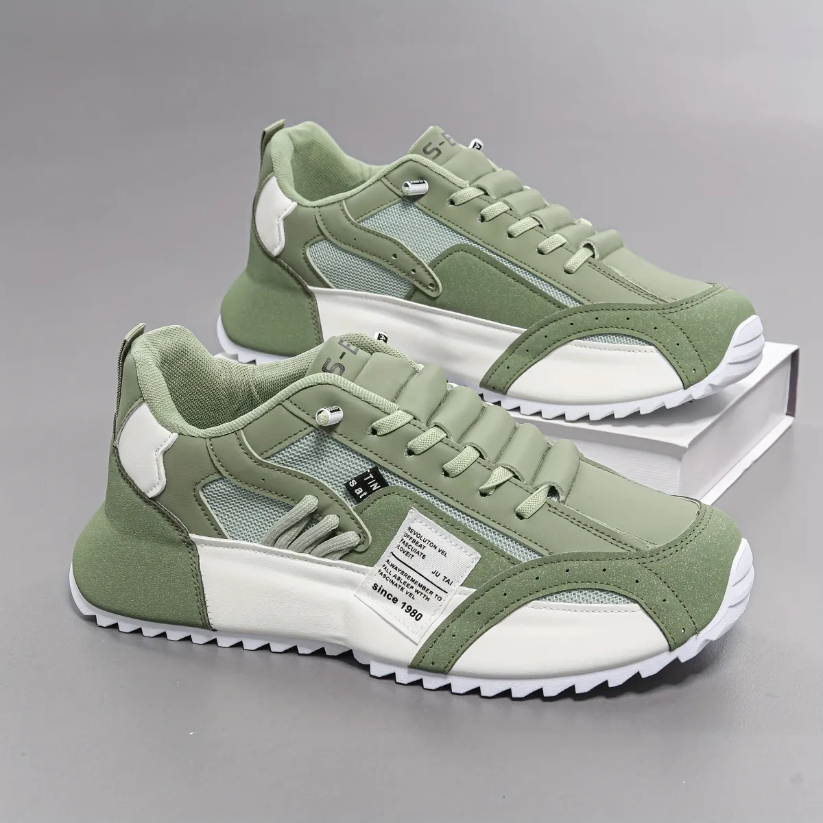 Men's Casual Outdoor Running Shoes, Breathable Lightweight Sneakers for Everyday Wear, Sizes 39-47 showcase 5