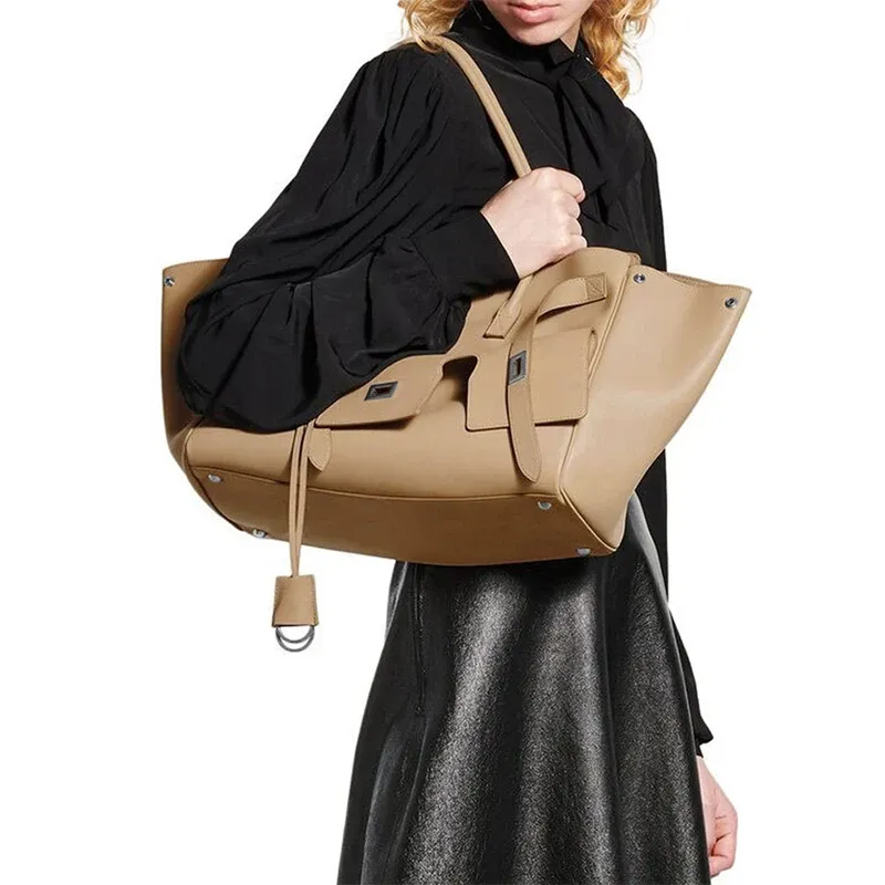 Luxury Rodeo Lock Tote Bag for Women - High-Quality PU Leather Commuter Shoulder Handbag with Large Capacity Storage showcase 13