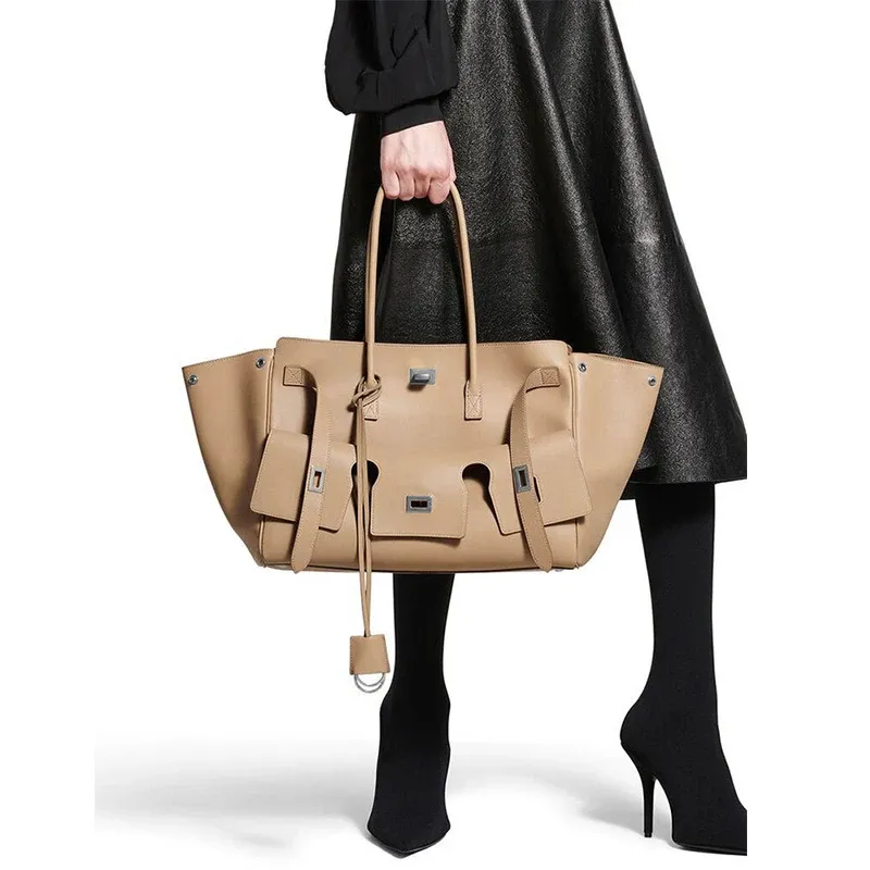 Luxury Rodeo Lock Tote Bag for Women - High-Quality PU Leather Commuter Shoulder Handbag with Large Capacity Storage showcase 15
