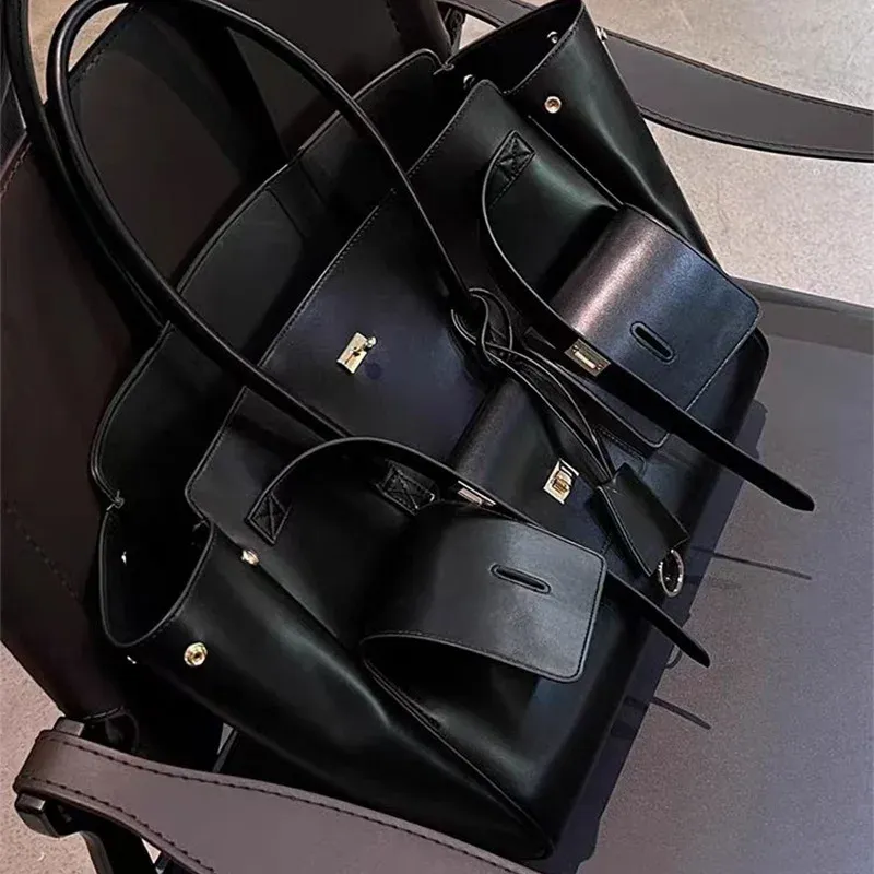 Luxury Rodeo Lock Tote Bag for Women - High-Quality PU Leather Commuter Shoulder Handbag with Large Capacity Storage showcase 4
