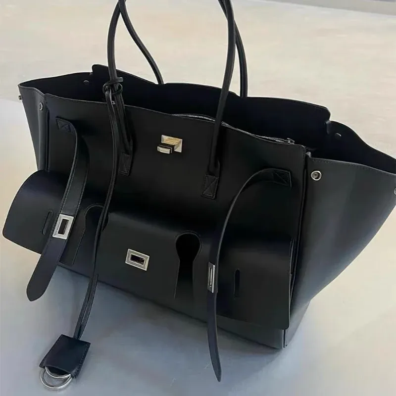 Luxury Rodeo Lock Tote Bag for Women - High-Quality PU Leather Commuter Shoulder Handbag with Large Capacity Storage showcase 8