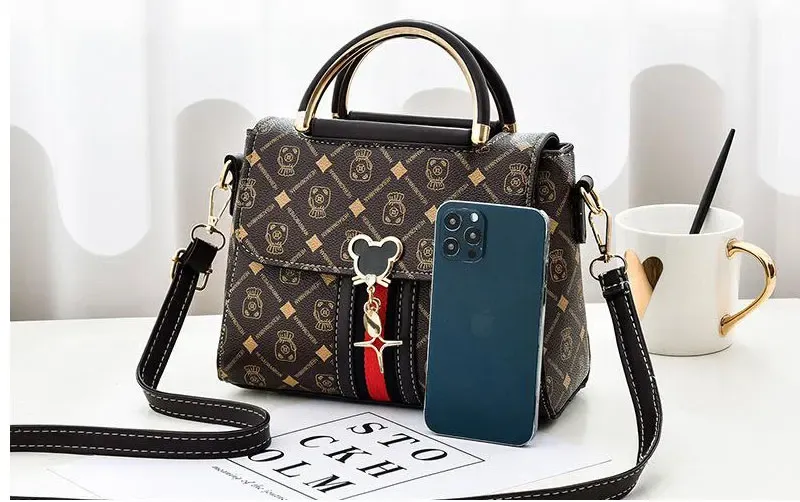 Fashionable Women's Luxury Shoulder Bag 2025 - Chic Crossbody Handbag for Stylish Ladies showcase 10