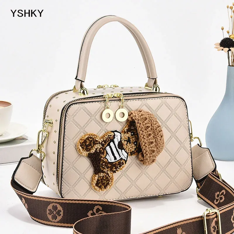 High-Quality Women's Tote Bag & Shoulder Bag - Premium Faux Leather Handbag for Ladies, Versatile Messenger Bag for Everyday Use - Image 1