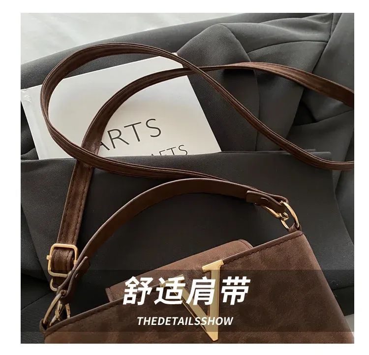 Luxury Designer Shoulder Handbag for Women - Trendy Fashion Tote Bag for Ladies, Stylish Faux Leather Purse for Everyday Use showcase 5