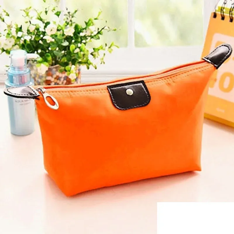 2025 Fashionable Women's Handbag Designer Shoulder Bag - High Quality Faux Leather Crossbody Travel Bag with Elegant Tassel Accent - Image 6