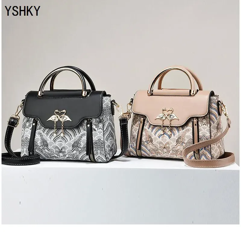 Luxury Women's Leather Shoulder Bag Handbag - Premium Designer Crossbody Tote for Everyday Use showcase 1