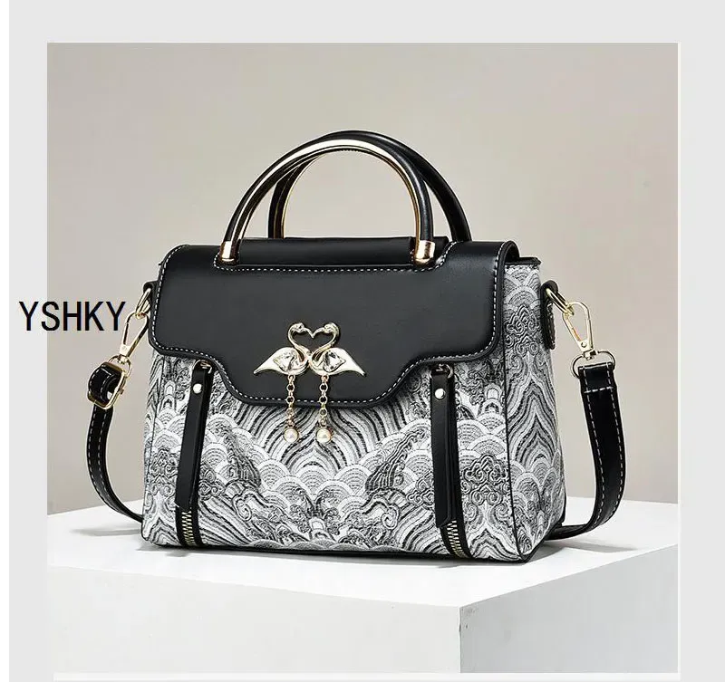 Luxury Women's Leather Shoulder Bag Handbag - Premium Designer Crossbody Tote for Everyday Use showcase 9