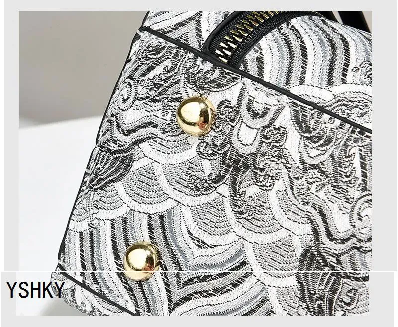 Luxury Women's Leather Shoulder Bag Handbag - Premium Designer Crossbody Tote for Everyday Use showcase 14