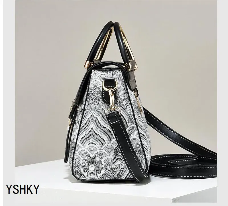 Luxury Women's Leather Shoulder Bag Handbag - Premium Designer Crossbody Tote for Everyday Use showcase 10