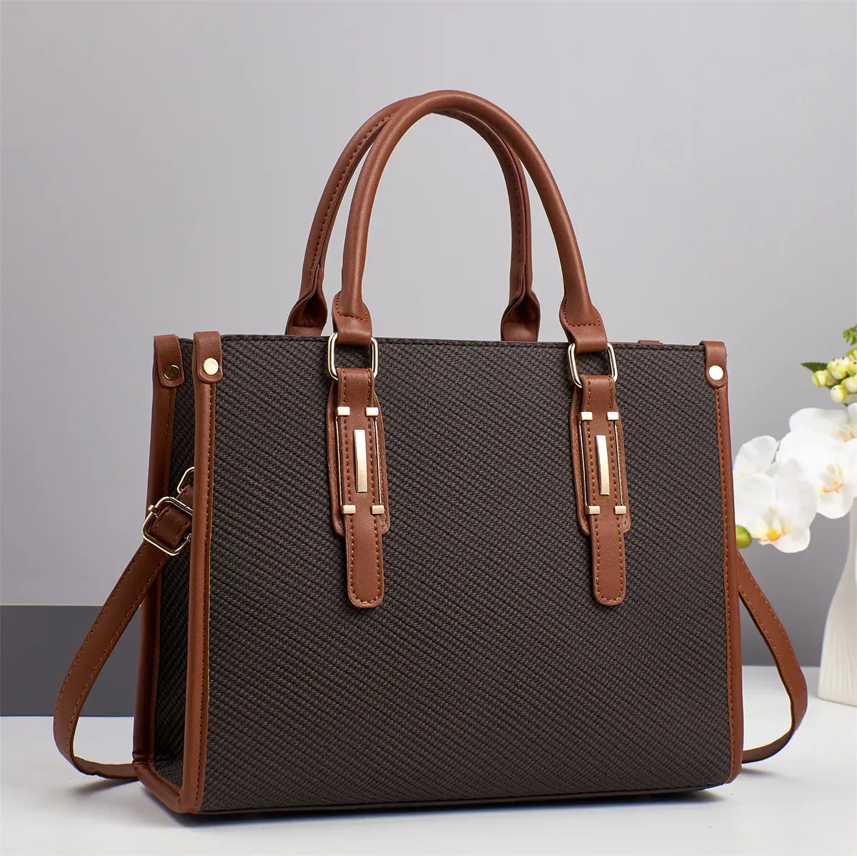 New Women's Fashion Handbag Shoulder Bag, Versatile Crossbody Bag for 2025, Small Square Design, Chic and Practical for Everyday Use showcase 7