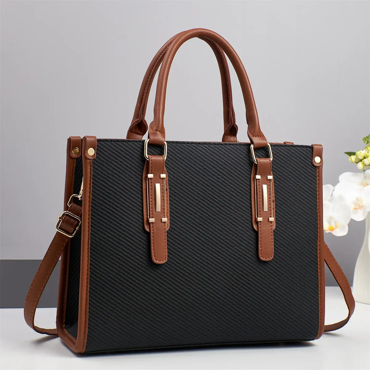 New Women's Fashion Handbag Shoulder Bag, Versatile Crossbody Bag for 2025, Small Square Design, Chic and Practical for Everyday Use showcase 5