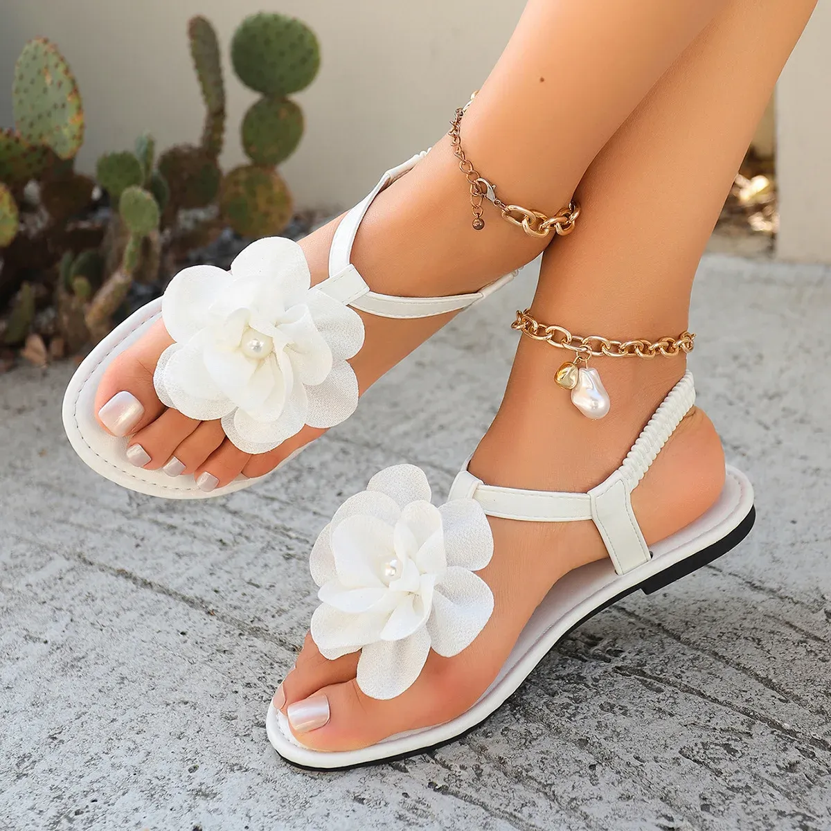 Women's Bohemian Flat Sandals with Floral Buckle - Large Size, Round Toe Slip-On Casual Beach Shoes for Summer thumbnail 1