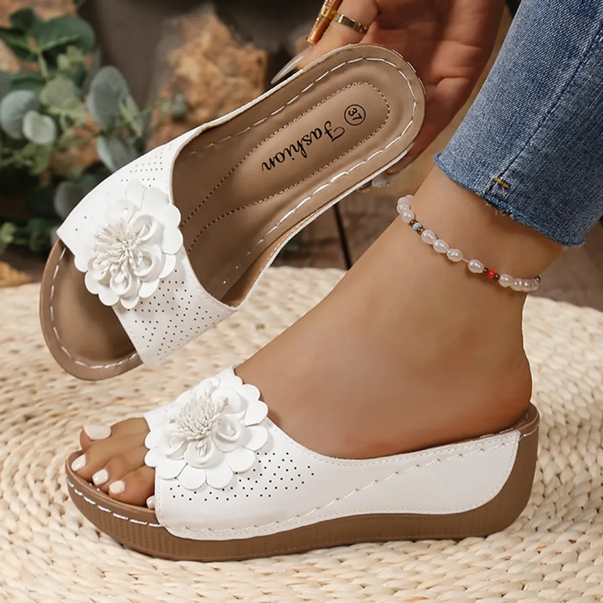 Retro Flower Wedge Slippers for Women - Summer Platform Sandals with Thick Anti-Slip Sole, Perfect for Beach and Outdoor Wear thumbnail 1