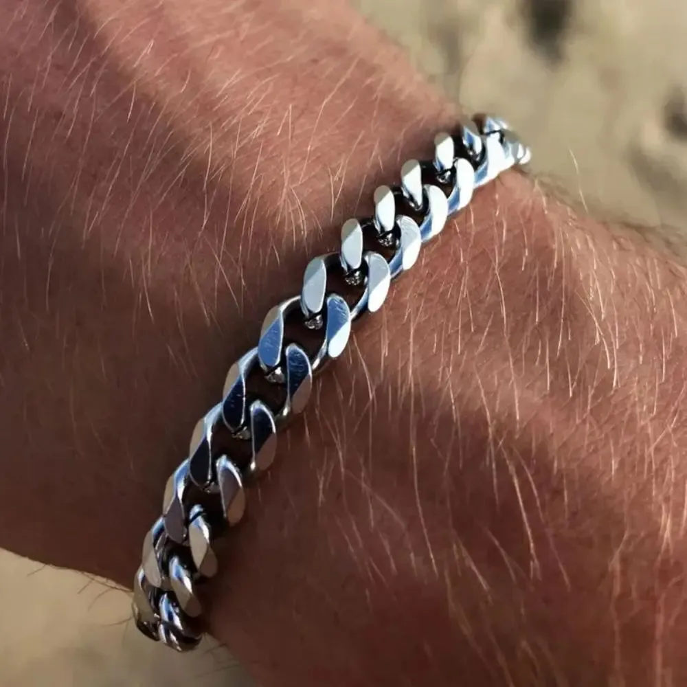 Wannee Trendy Cuban Chain Bracelet for Men & Women, Classic Stainless Steel 3-7mm Width, Ideal for Parties & Gifts showcase 1