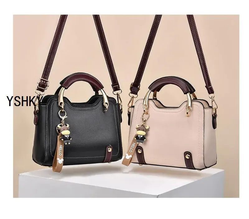 2024 Luxury Designer Women's Shoulder Handbag, Premium Leather Monogram Printed Crossbody Bag, Stylish Single Shoulder Bag for Fashionable Ladies showcase 20