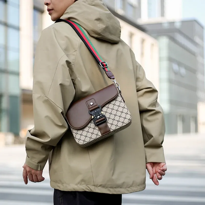 Fashionable Jacquard Pattern Men's Crossbody Bag, High-End Casual Shoulder Bag, Waterproof Business Commuting Sling Bag, Versatile Daily Use showcase 4