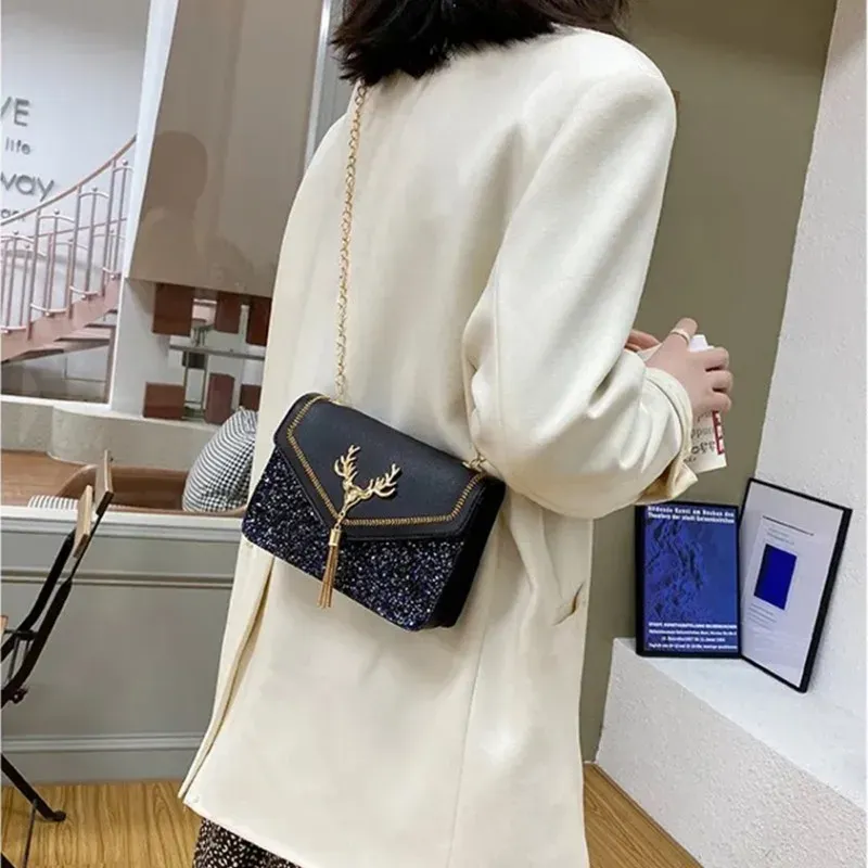Luxury Deer Head PU Leather Shoulder Bag for Women, Fashionable Chain Underarm Handbag, Small Square Design for Casual Outings & Shopping showcase 16