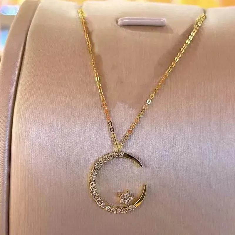 Women's Luxury Star Pendant Necklace - Fashionable Shining Inlaid Crystal Temperament Jewelry for Wedding Banquets & Special Occasions showcase 2