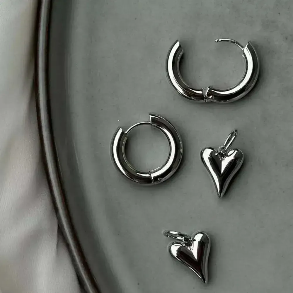 Punk Peach Heart Pendant Earrings for Women, Silver Color Geometric Circular Ear Buckle, Trendy Fashion Jewelry Gift for Girls showcase 8