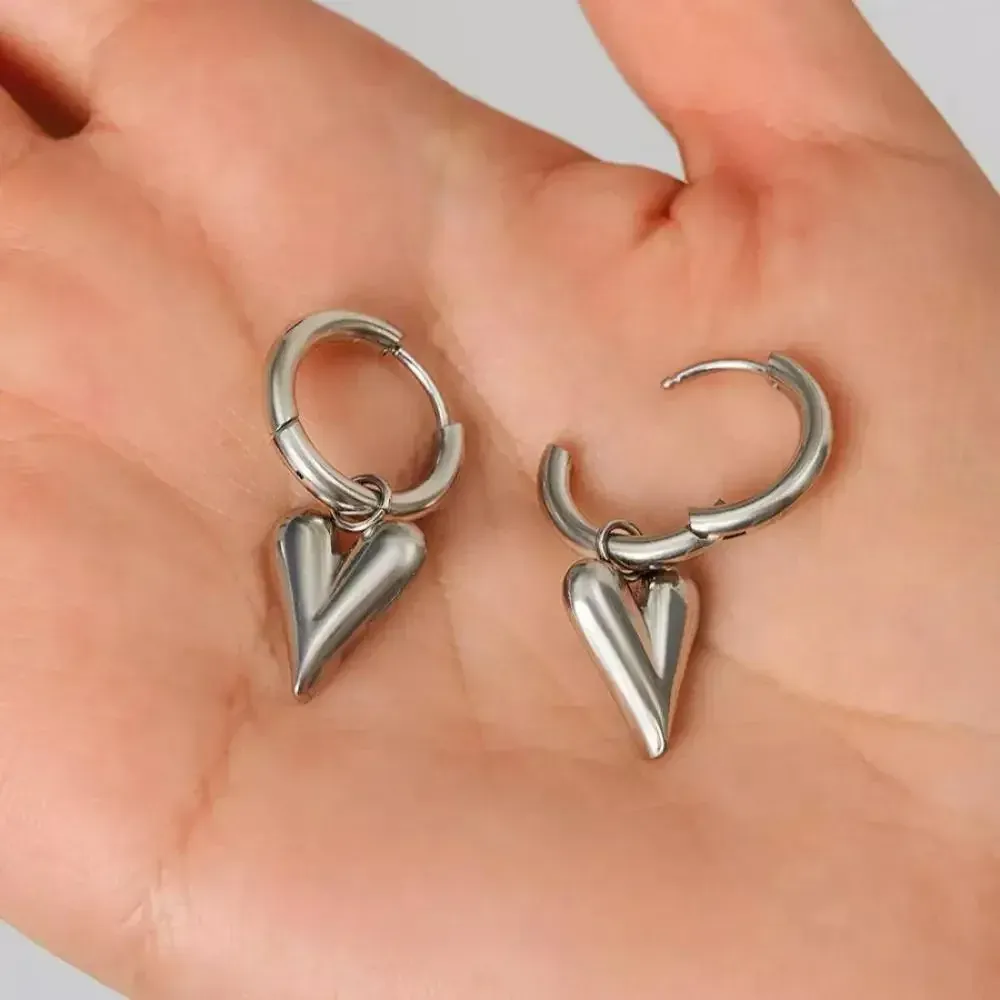 Punk Peach Heart Pendant Earrings for Women, Silver Color Geometric Circular Ear Buckle, Trendy Fashion Jewelry Gift for Girls showcase 9