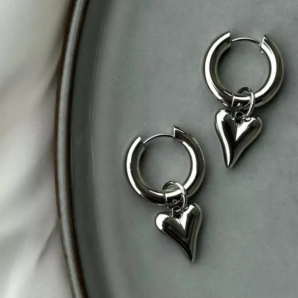 Punk Peach Heart Pendant Earrings for Women, Silver Color Geometric Circular Ear Buckle, Trendy Fashion Jewelry Gift for Girls showcase 11