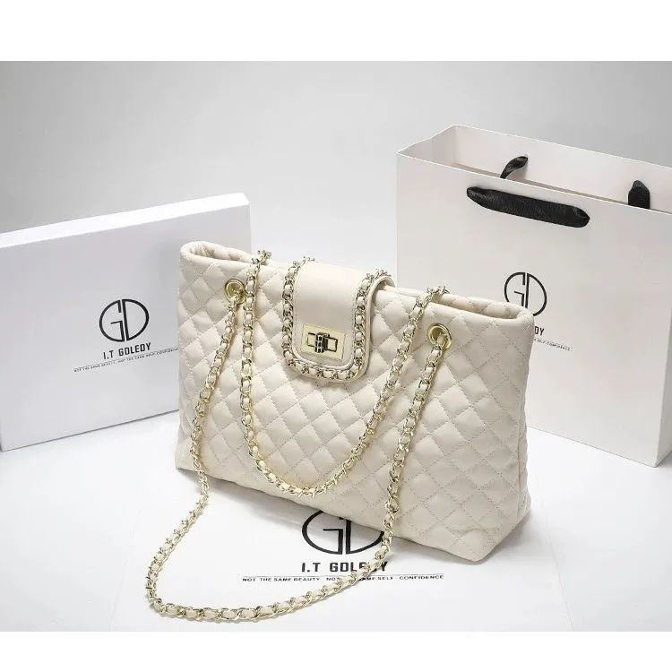 Women's I.T Goledy Quilted Tote Bag Large Chain Shoulder Handbag with Gold Turn Lock Closure thumbnail 3